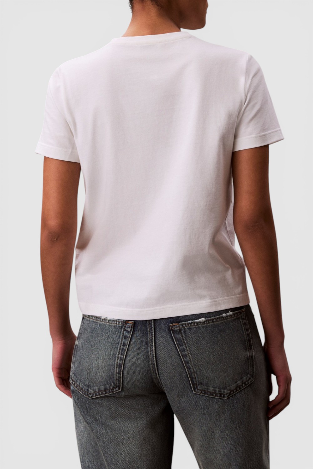 תמונת דוגמן אחורית של חולצת טי