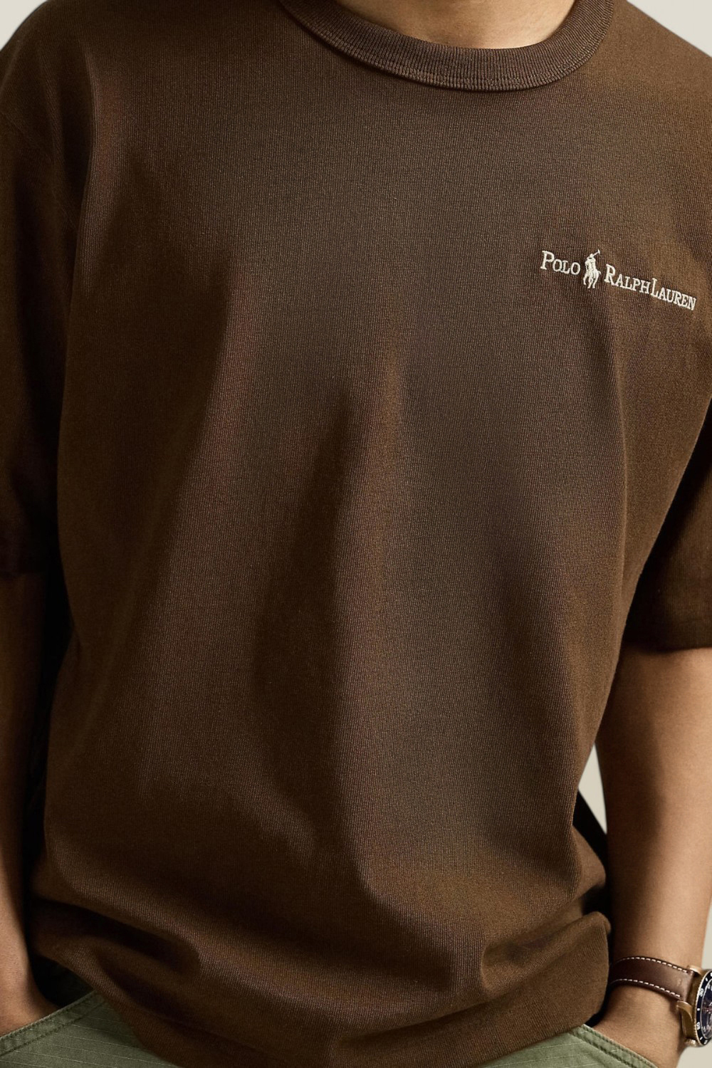 תמונת תקריב דוגמן של חולצת טי