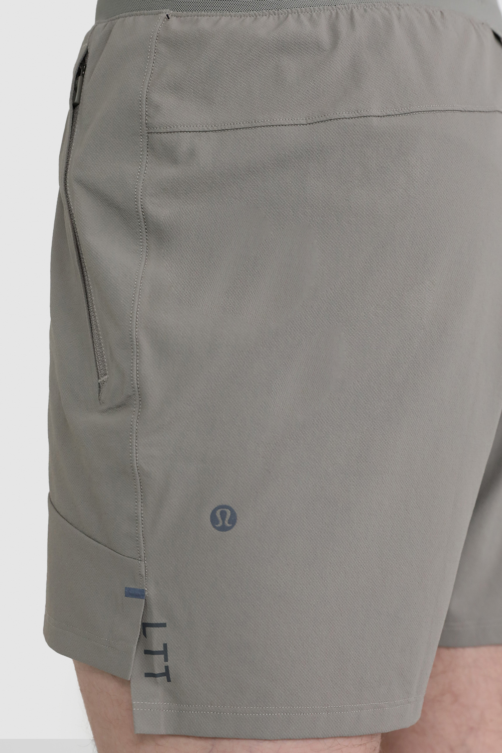 תמונת תקריב דוגמן של License to Train Linerless Short 5