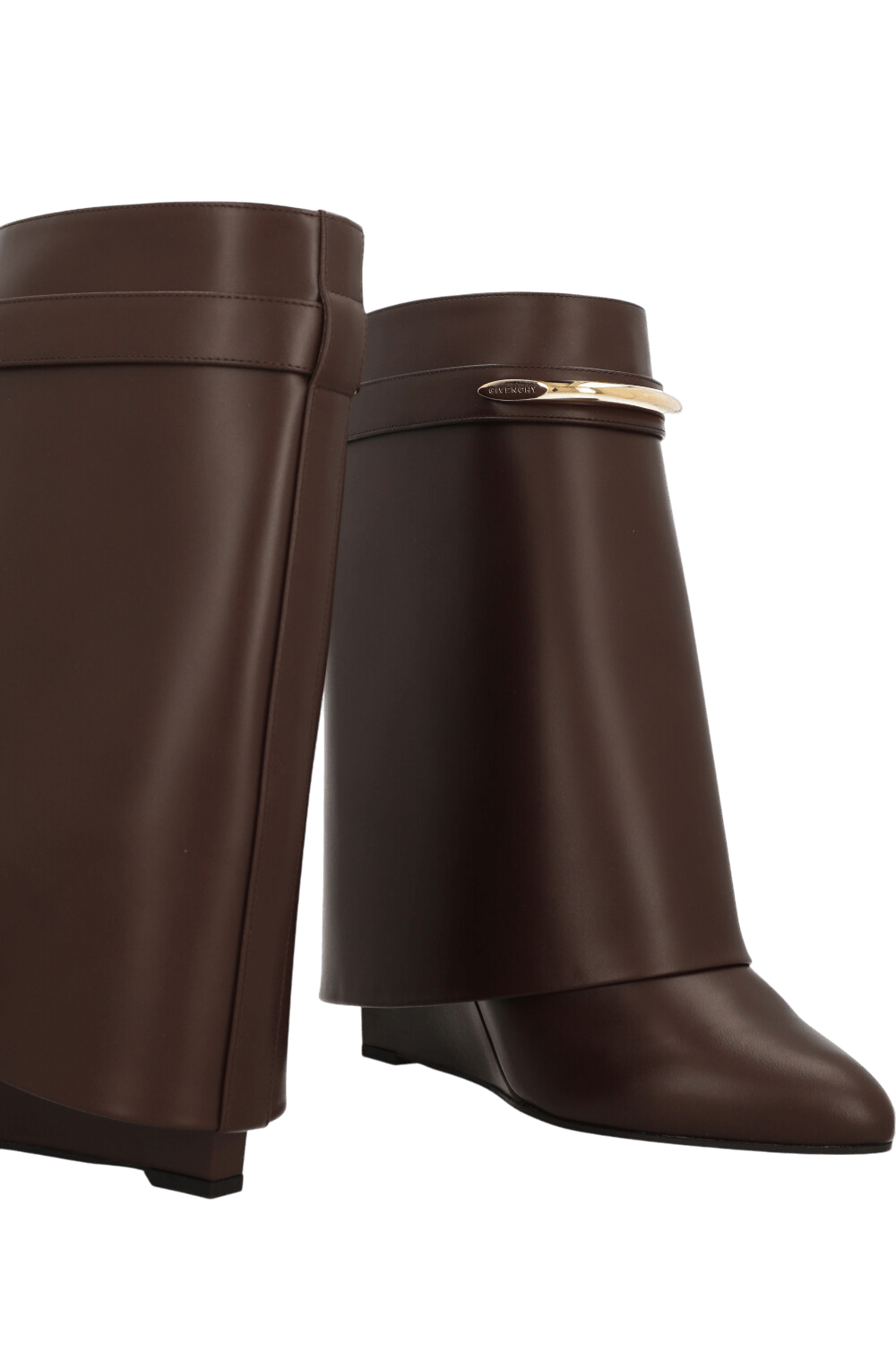 תמונת תקריב של מגפיים