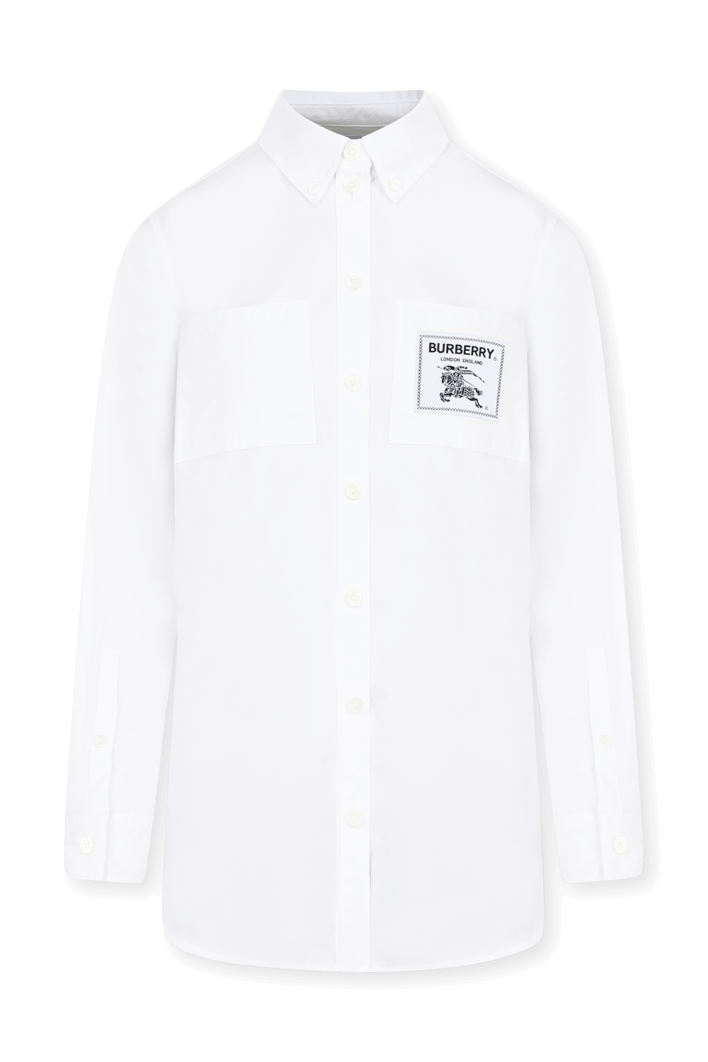 תמונה קידמית של חולצה מכופתרת עם פאץ'