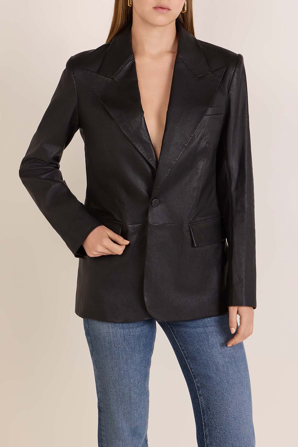 תמונת דוגמן קידמית של ז'קט עור