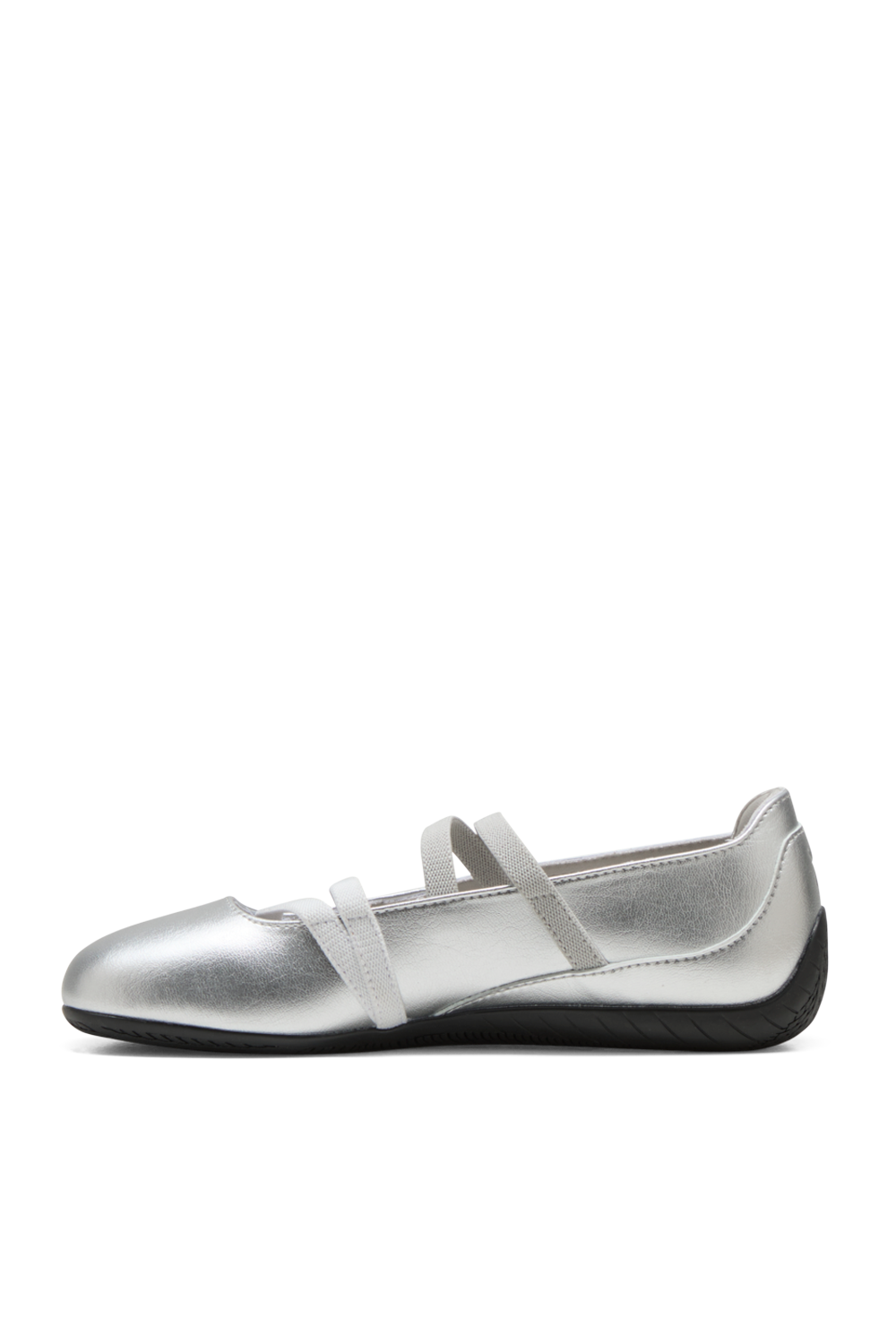 תמונה אחורית של נעלי סניקרס