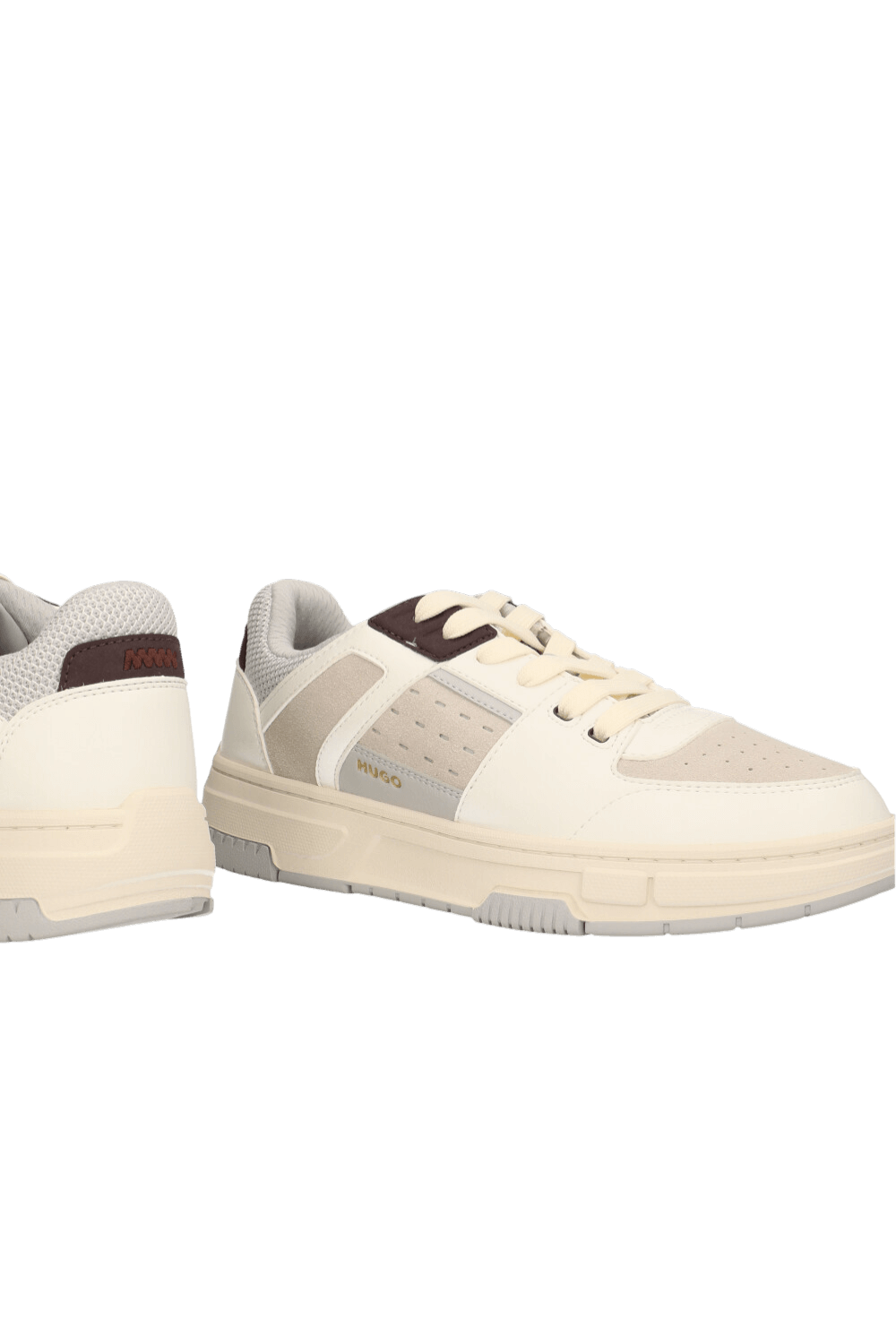 תמונת תקריב של נעלי סניקרס