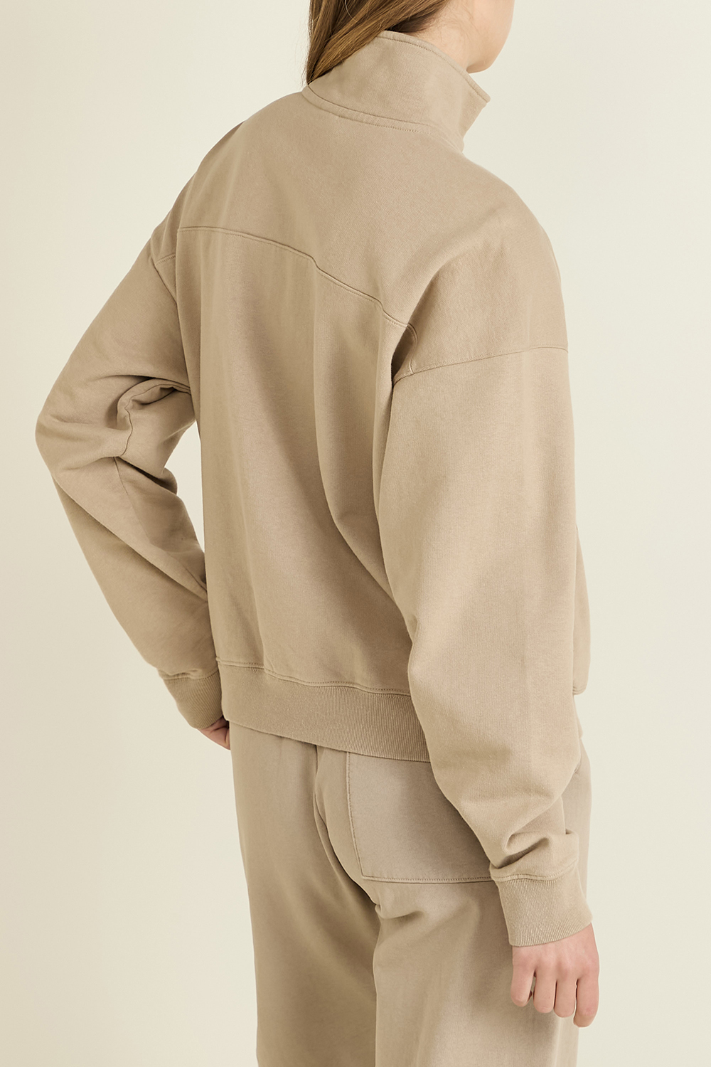 תמונת דוגמן אחורית של סווטשירט