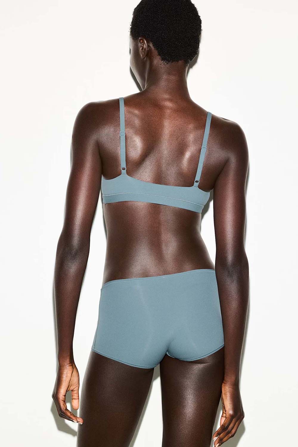 תמונת דוגמן אחורית של BOYSHORT