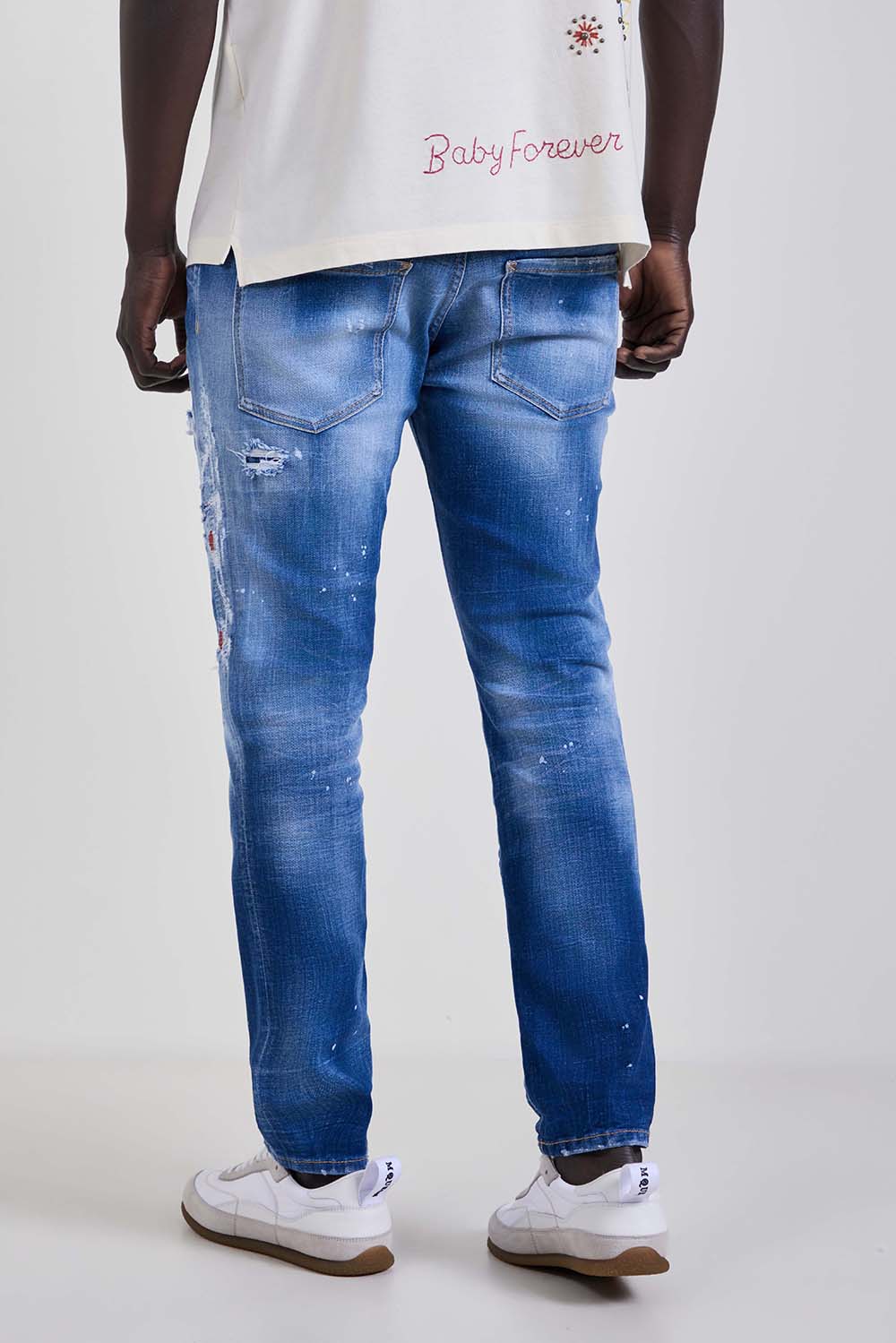 תמונת דוגמן אחורית של מכנסי ג'ינס