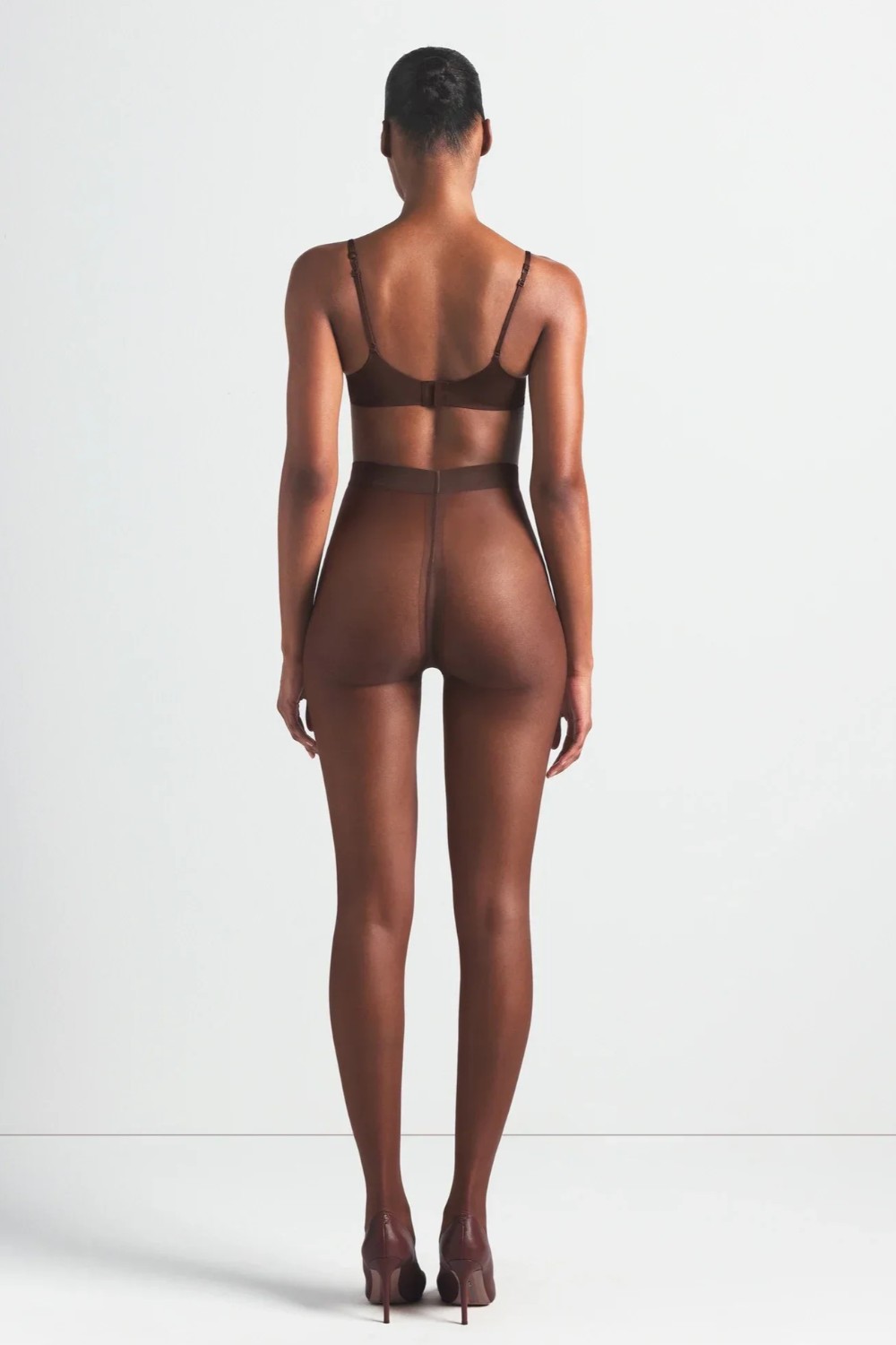 תמונת דוגמן אחורית של SHEER TIGHT