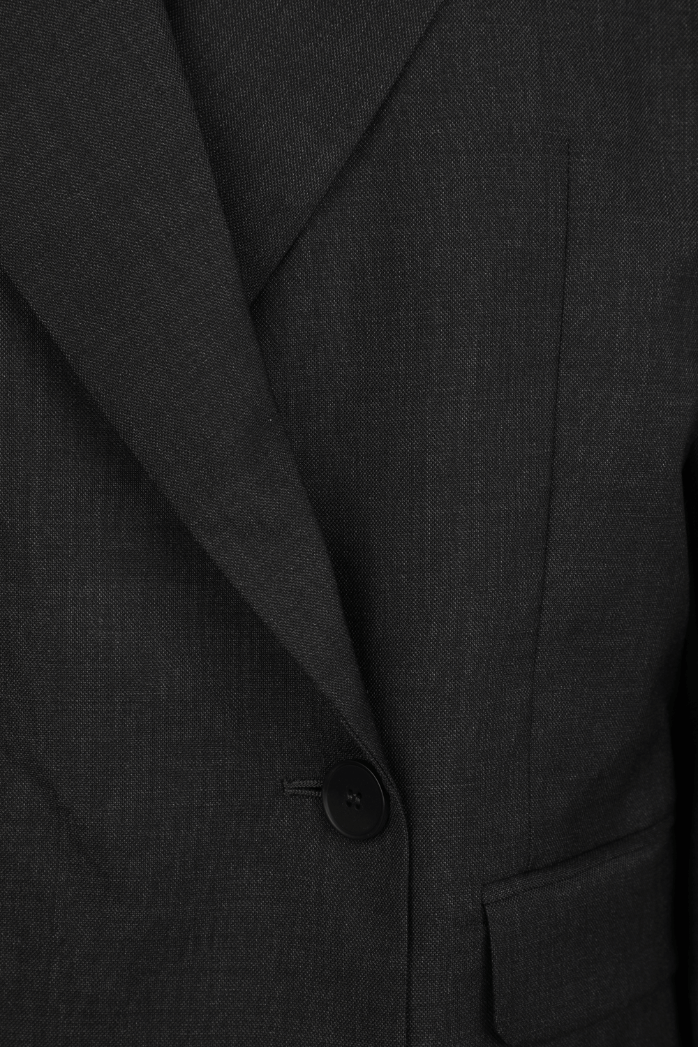 תמונה אחורית של ז'קט מחויט אוברסייז שחור