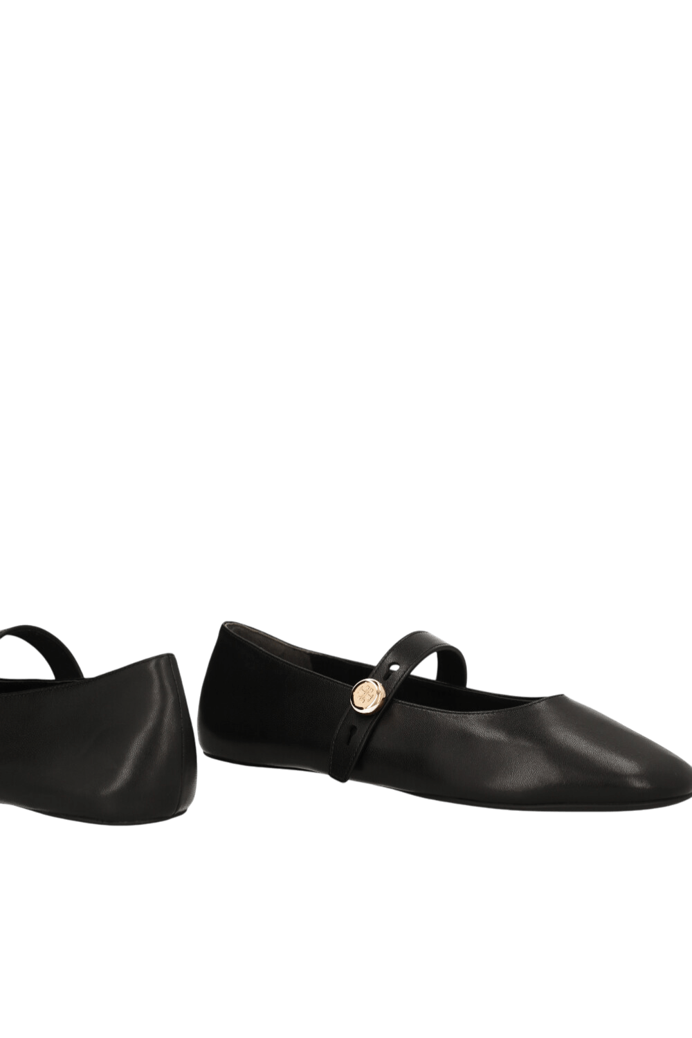 תמונת תקריב של נעלי בובה