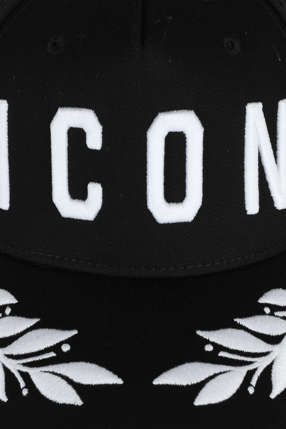 תמונת תקריב של Icon Embroidered Logo Cap In Black