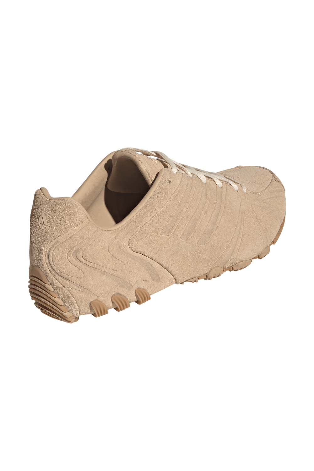 תמונת תקריב של נעלי סניקרס גוסט