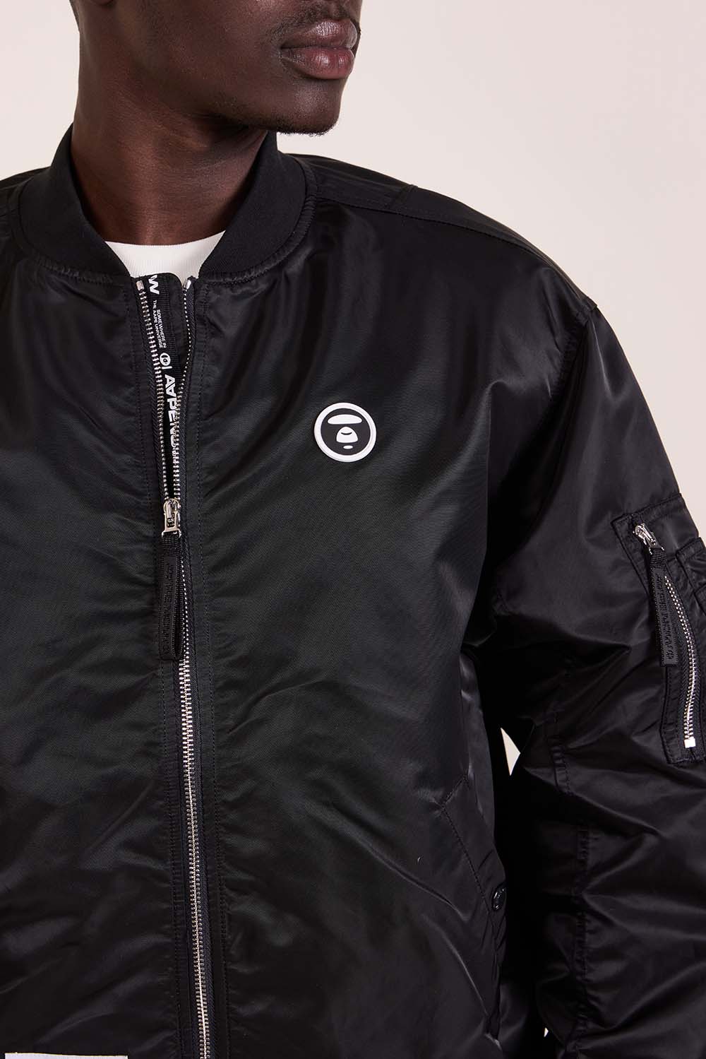 תמונת תקריב דוגמן של ז'קט בומבר