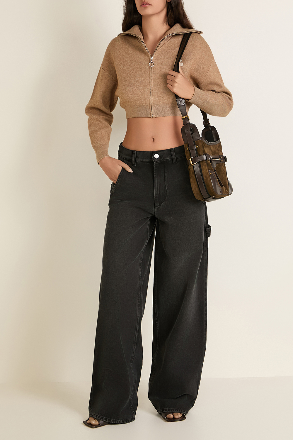 תמונת דוגמן קידמית של תיק כתף סיירה