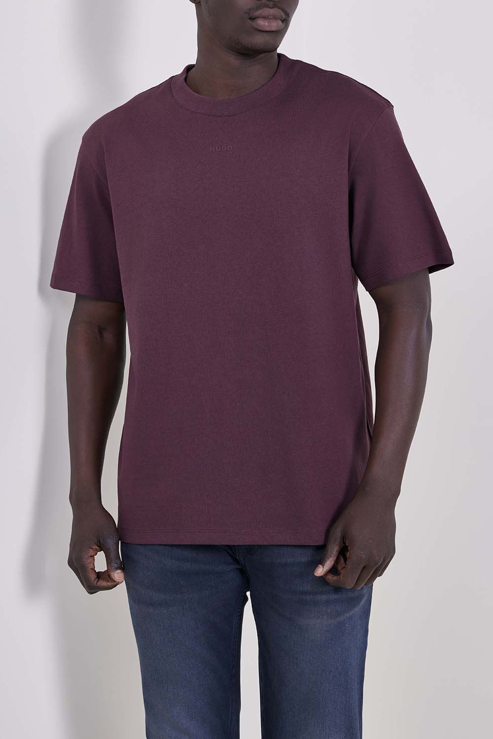 תמונת דוגמן קידמית של חולצת טי