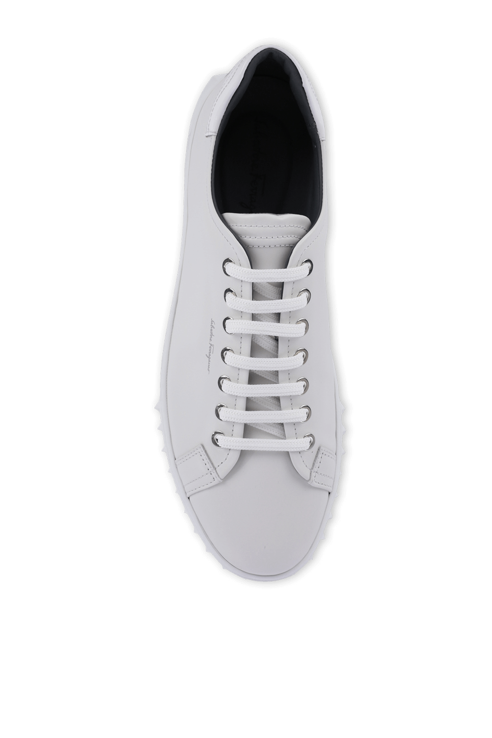 תמונת תקריב של Sneaker Shoe in White