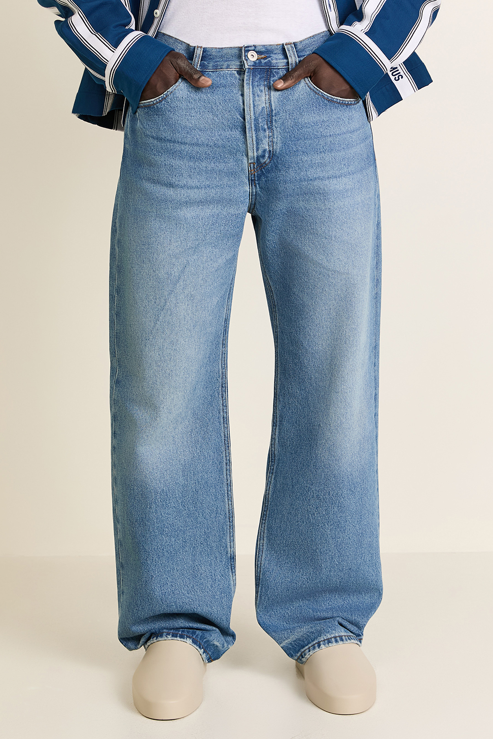 תמונת דוגמן קידמית של מכנסי ג'ינס לה דה נים דרואט