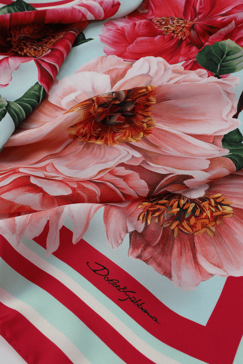 תמונת תקריב של Power Pastel Large Silk Scarf in Pink and Light Blue