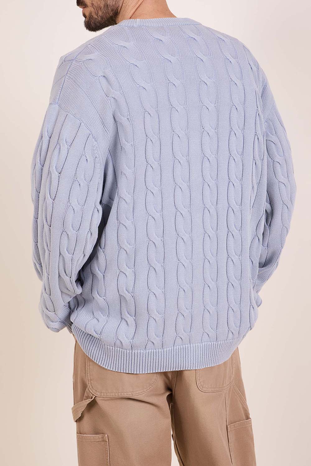 תמונת דוגמן אחורית של קרדיגן כותנה