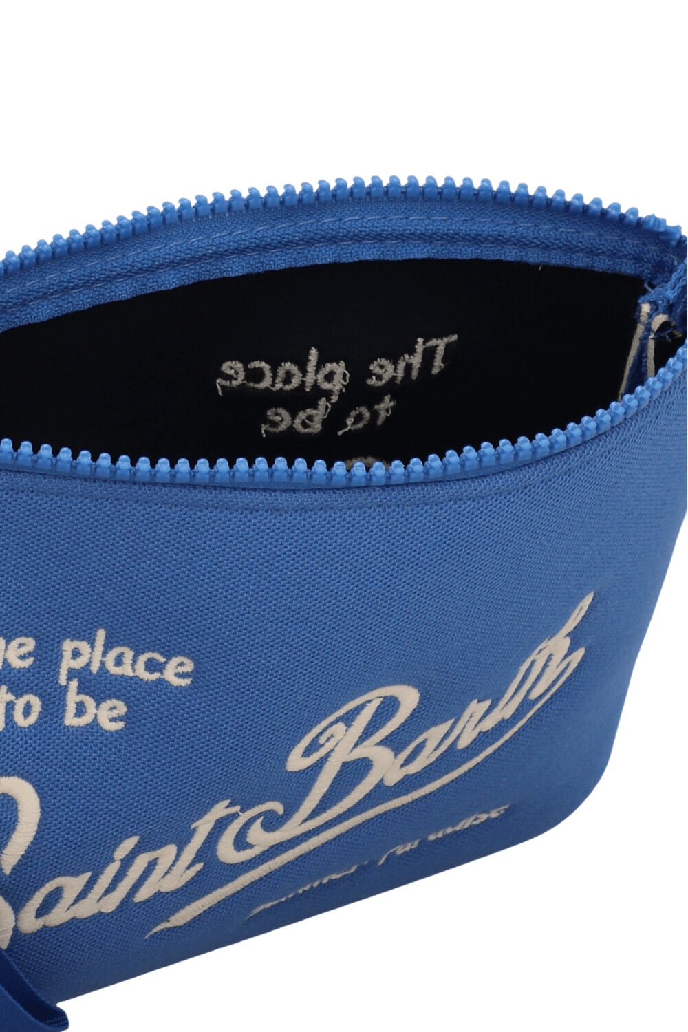 תמונת תקריב של תיק קלאץ&rsquo; אלין