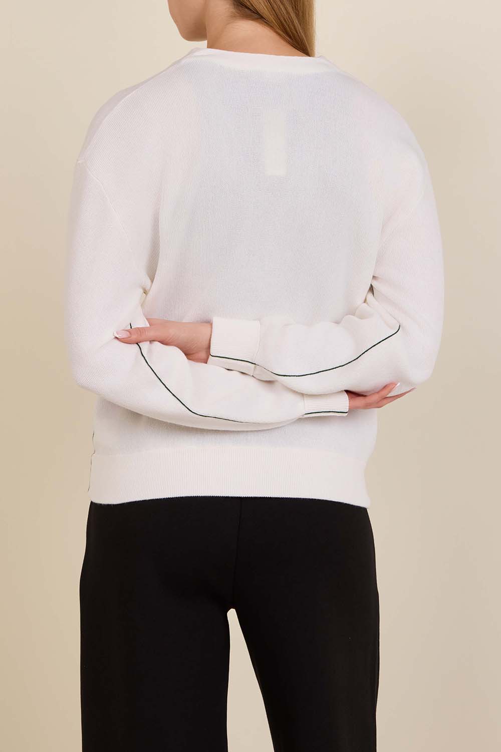 תמונת דוגמן אחורית של קרדיגן כותנה