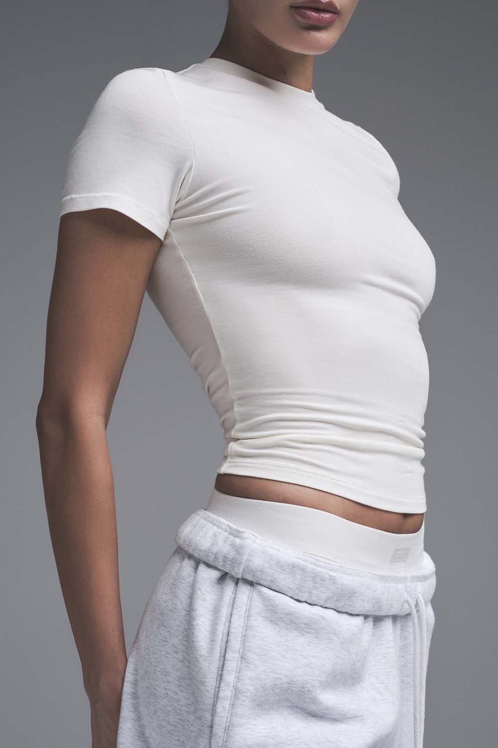 תמונת דוגמן קידמית של T-SHIRT