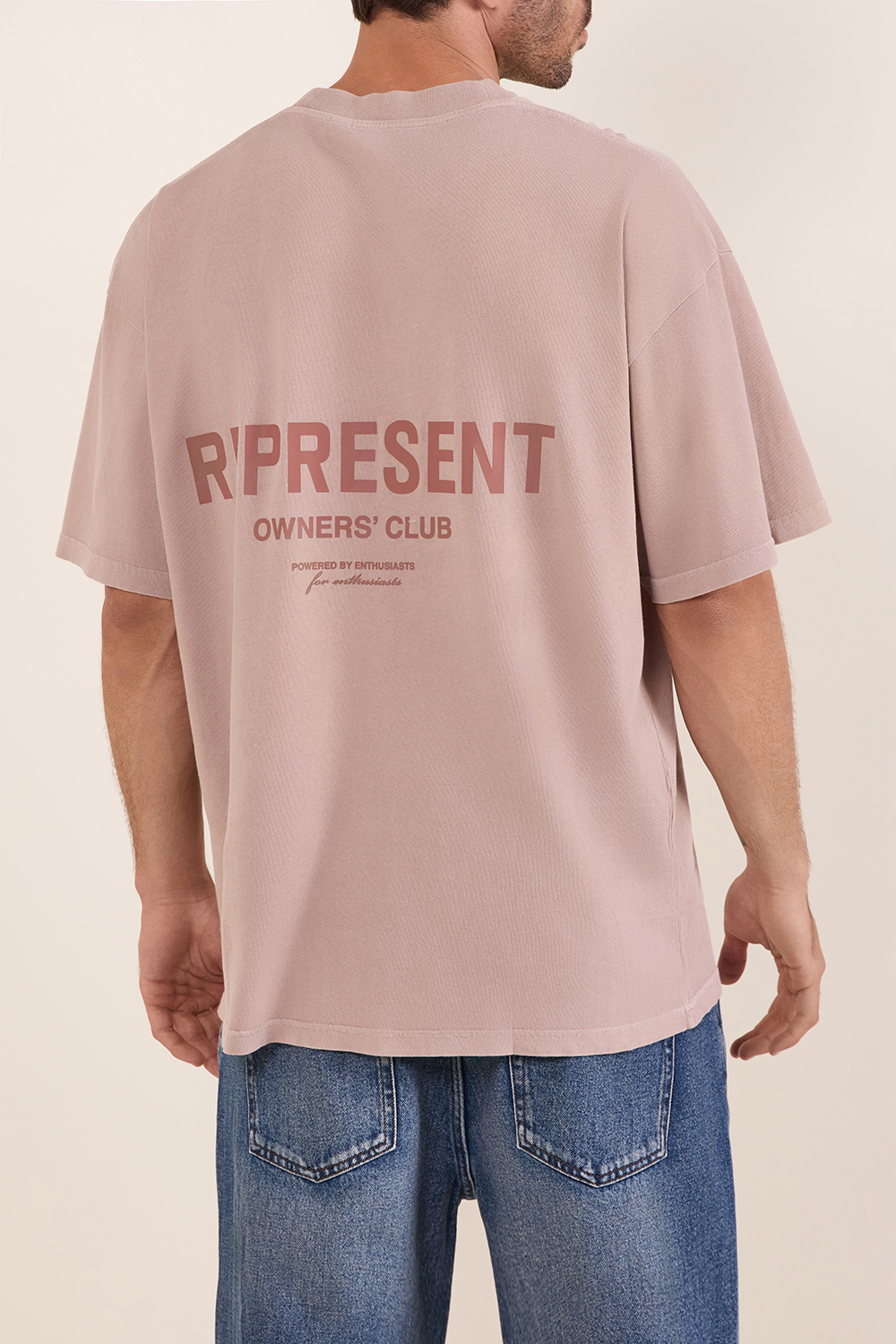 תמונת תקריב דוגמן של חולצת טי