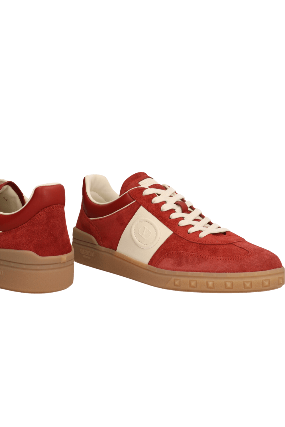 תמונת תקריב של נעלי סניקרס