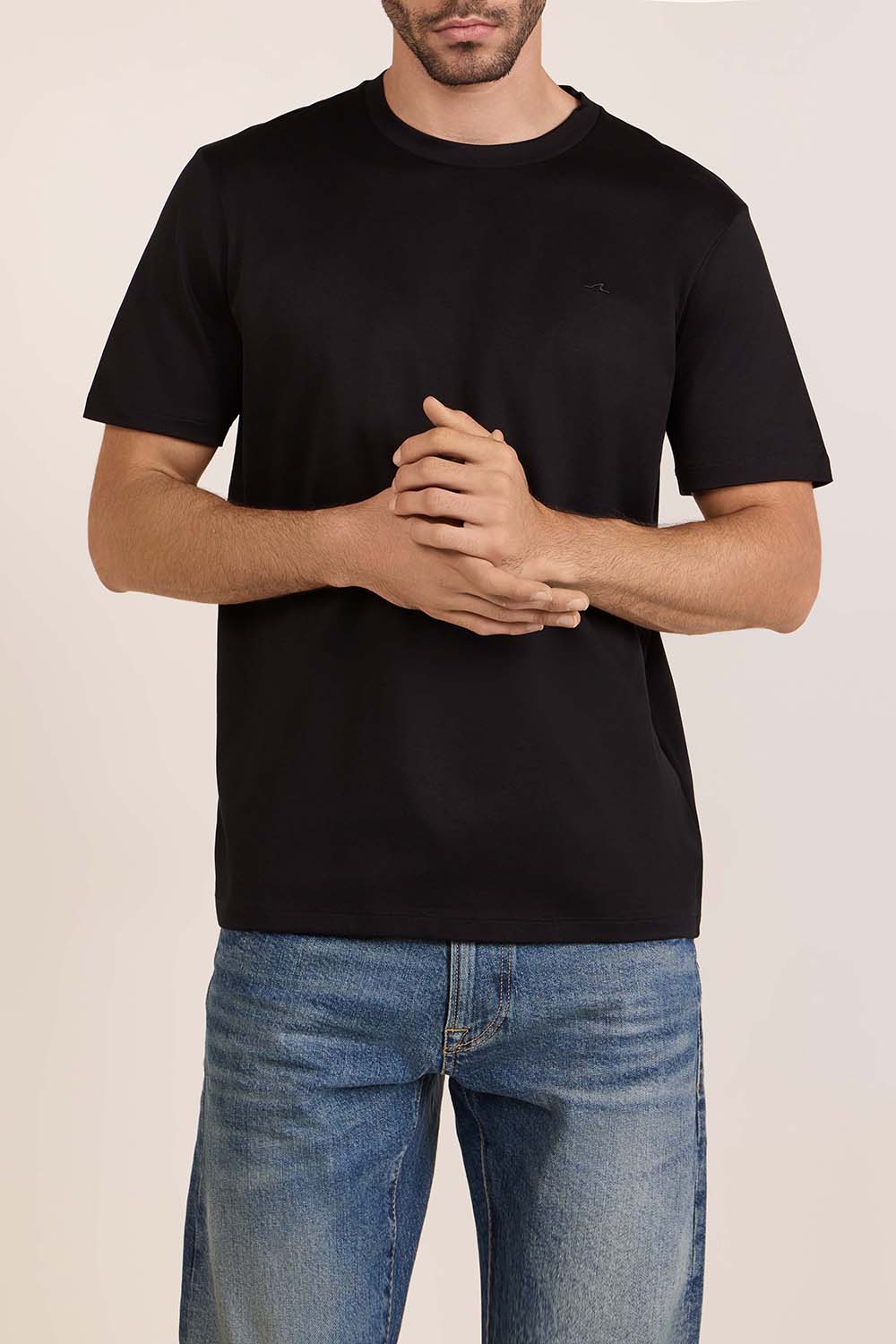 תמונת דוגמן קידמית של חולצת טי