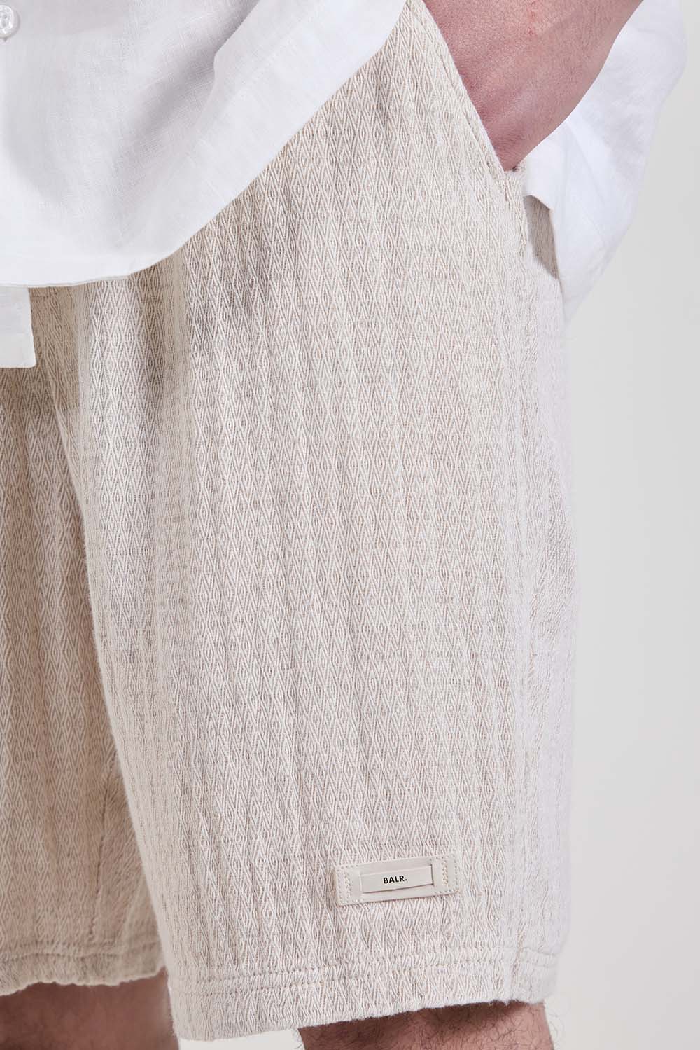 תמונת תקריב דוגמן של מכנסיים קצרים