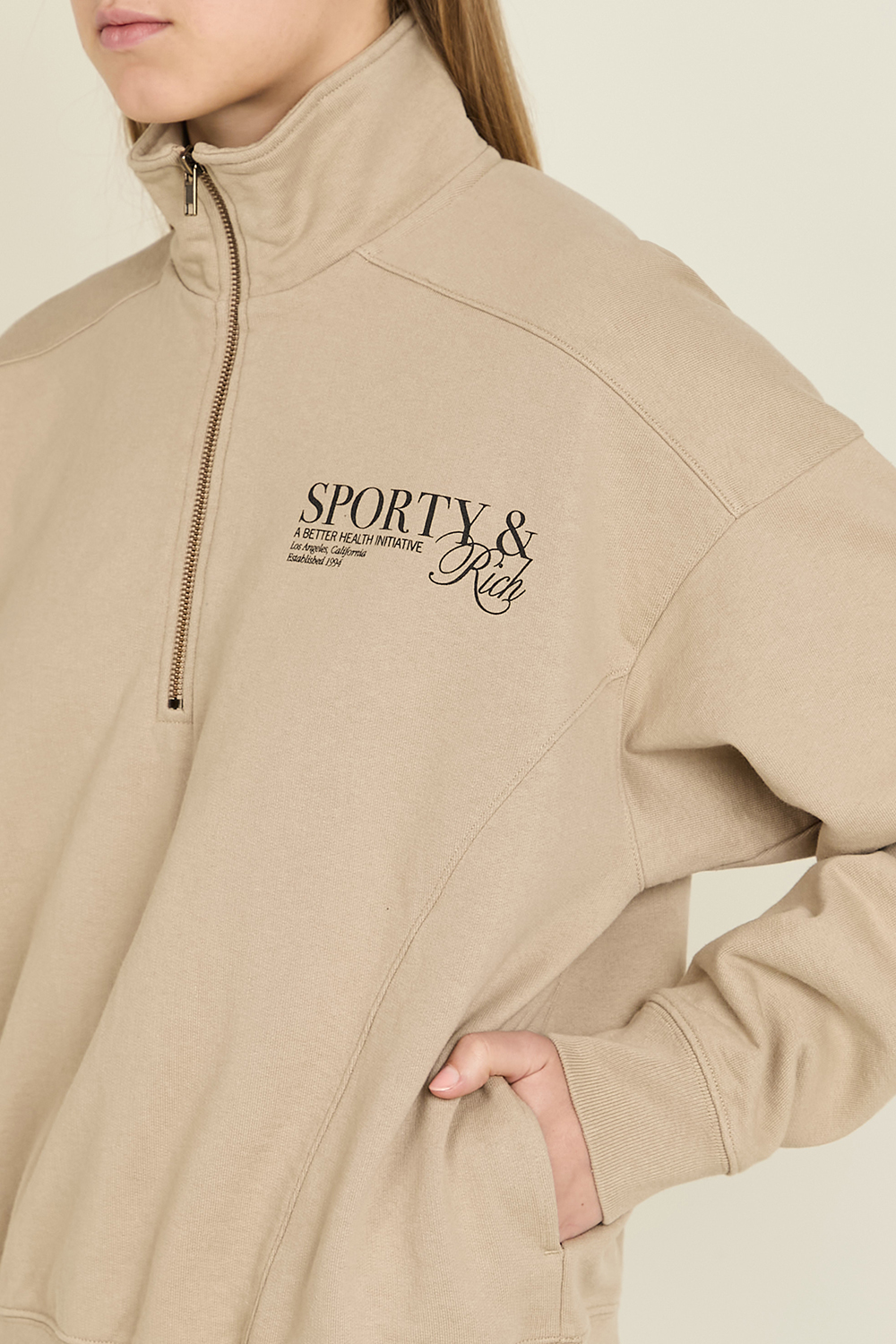 תמונת תקריב דוגמן של סווטשירט