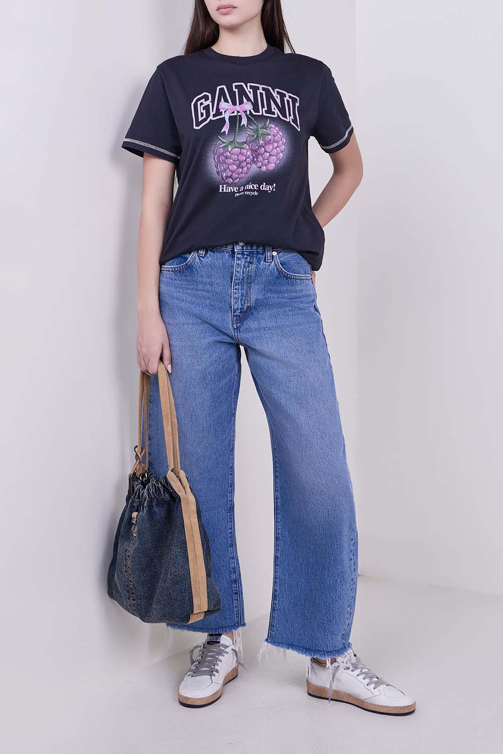 תמונת דוגמן קידמית של תיק כתף דה טוט