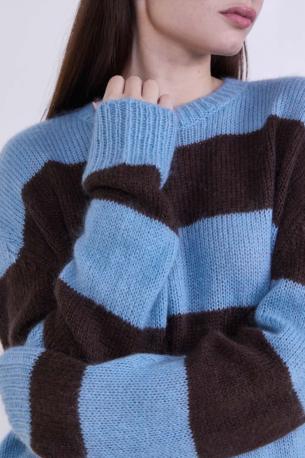 תמונת תקריב דוגמן של סריג פסים צמר