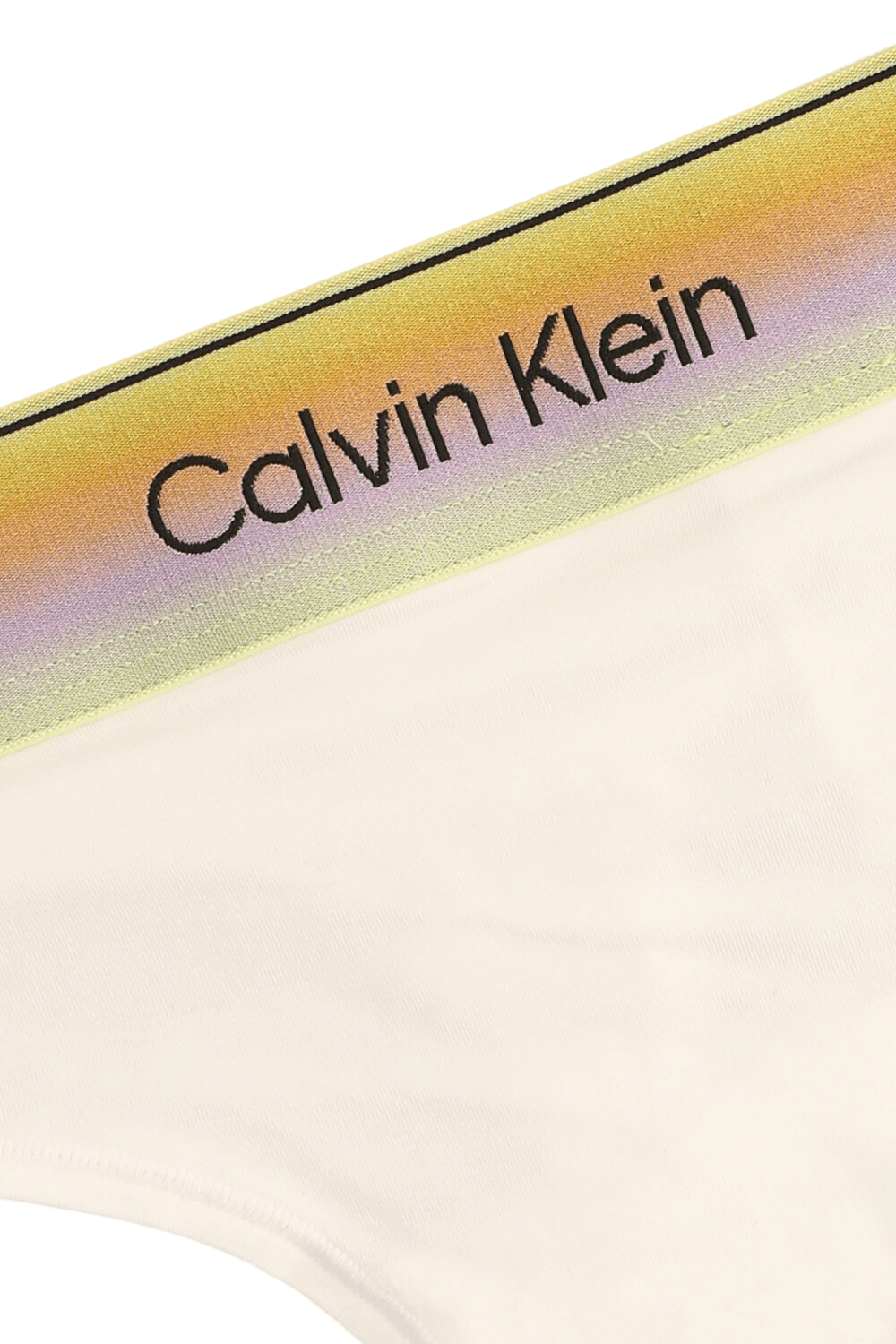 תמונת תקריב של תחתוני חוטיני