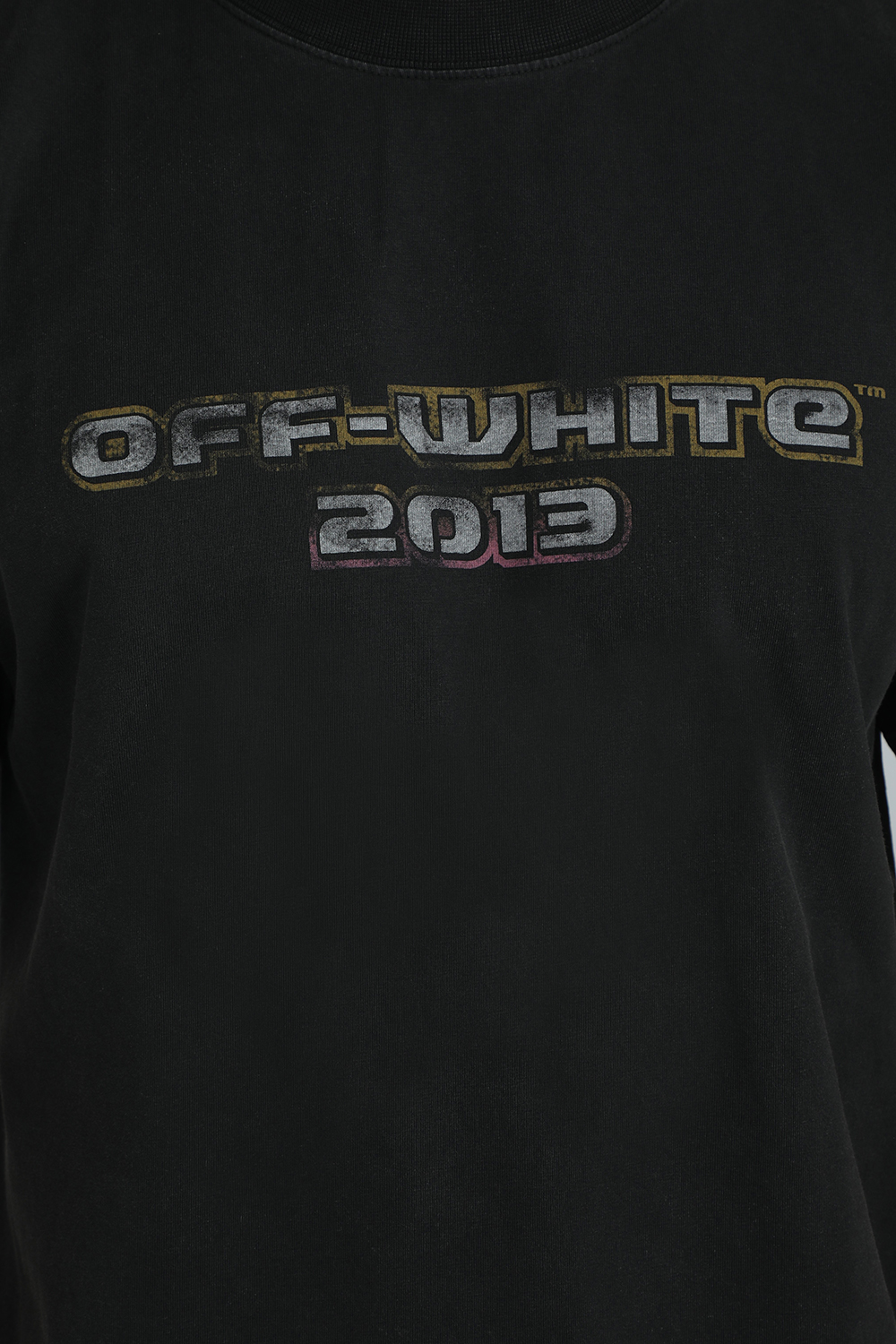 תמונת תקריב דוגמן של חולצת טי