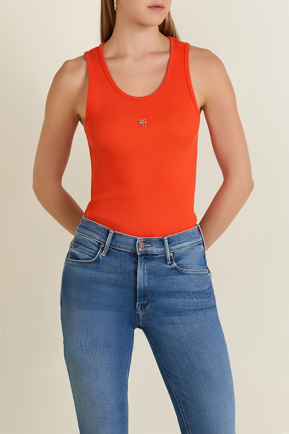 תמונת דוגמן קידמית של גופיית ריב