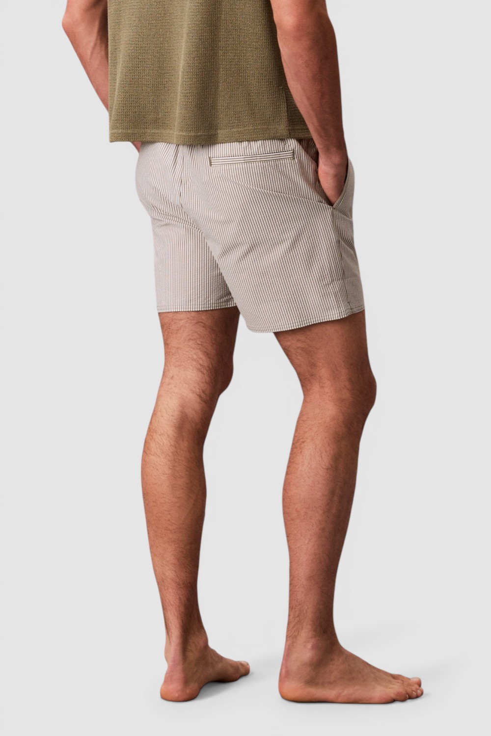 תמונת דוגמן אחורית של מכנסי בגד ים