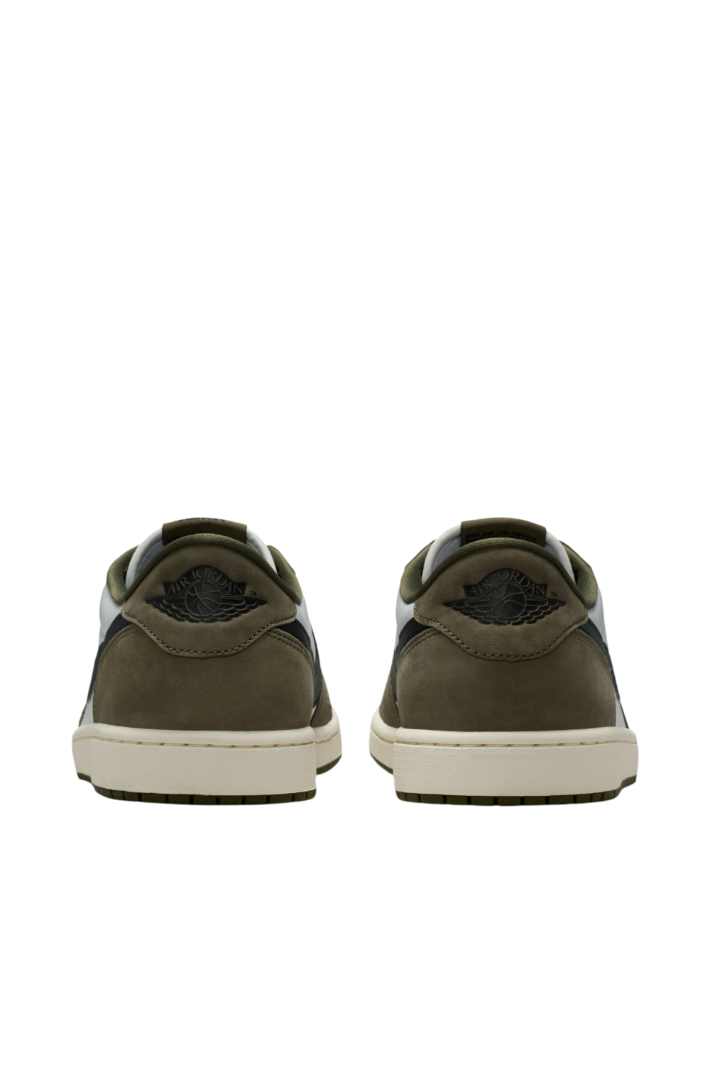 תמונת תקריב של נעלי סניקרס אייר ג׳ורדן 1 רטרו לואו OG