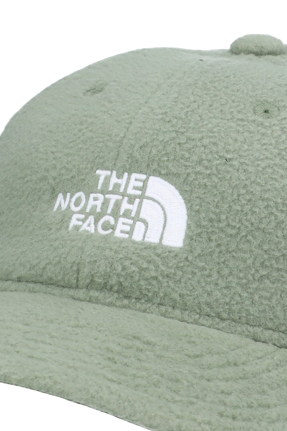 תמונת תקריב של כובע מצחייה פליז