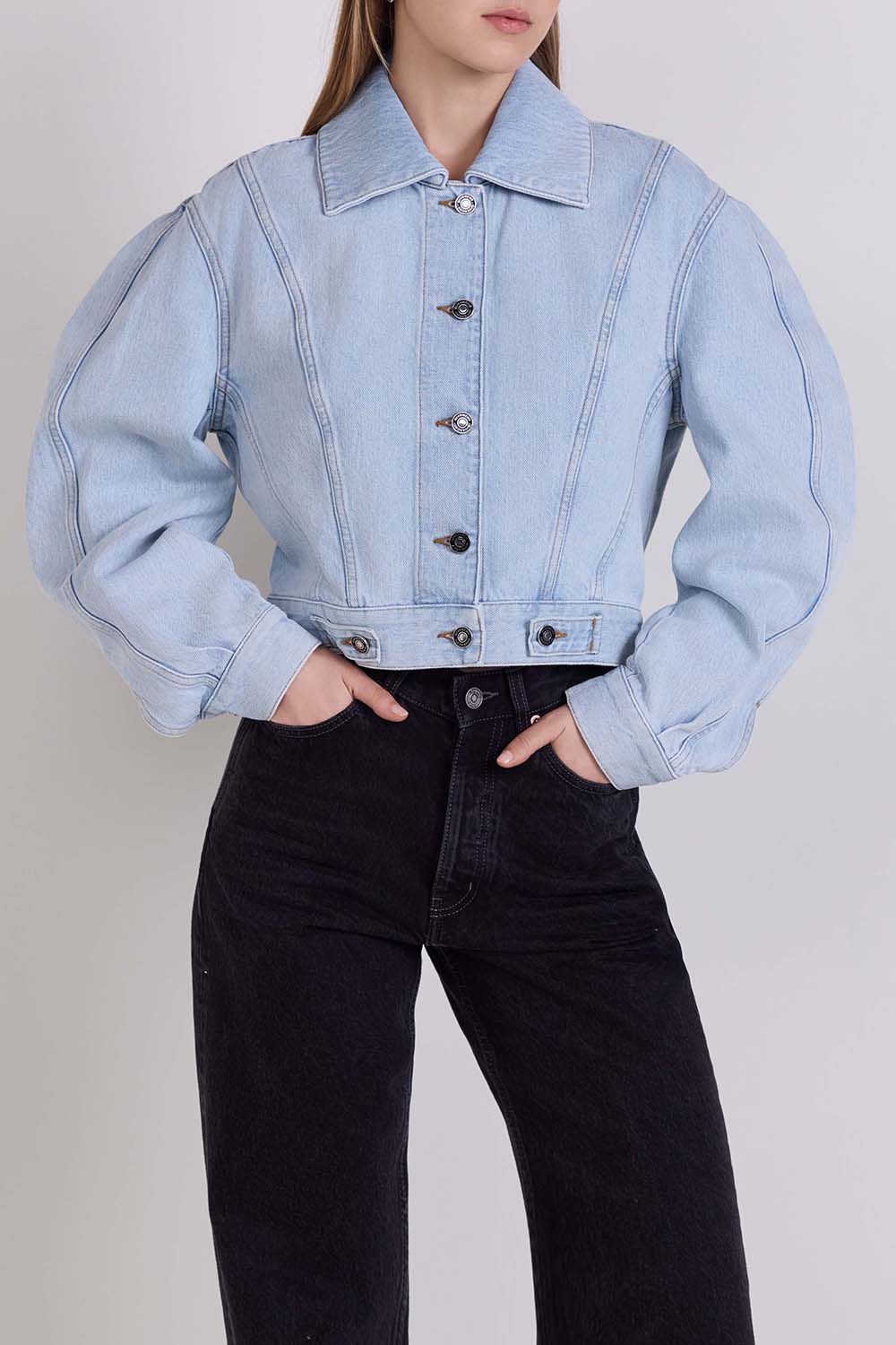 תמונת דוגמן קידמית של ז'קט ג'ינס