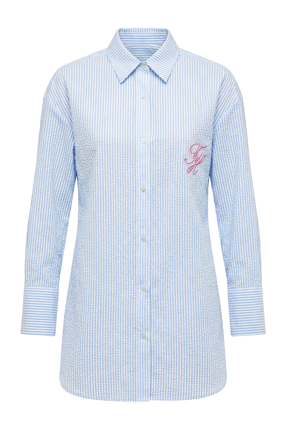 תמונה קידמית של חולצה מכופתרת בגזרת אוברסייז