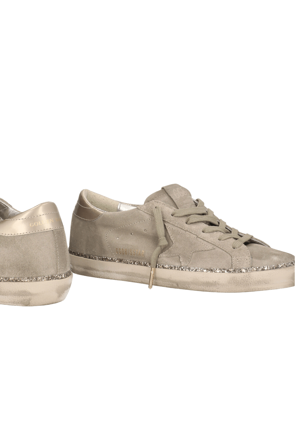 תמונת תקריב של נעלי סניקרס סופר סטאר