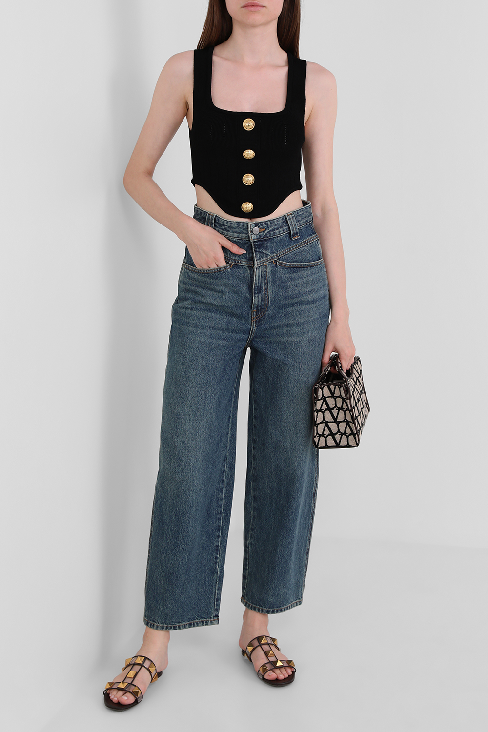 תמונת דוגמן קידמית של כפכפים שטוחים