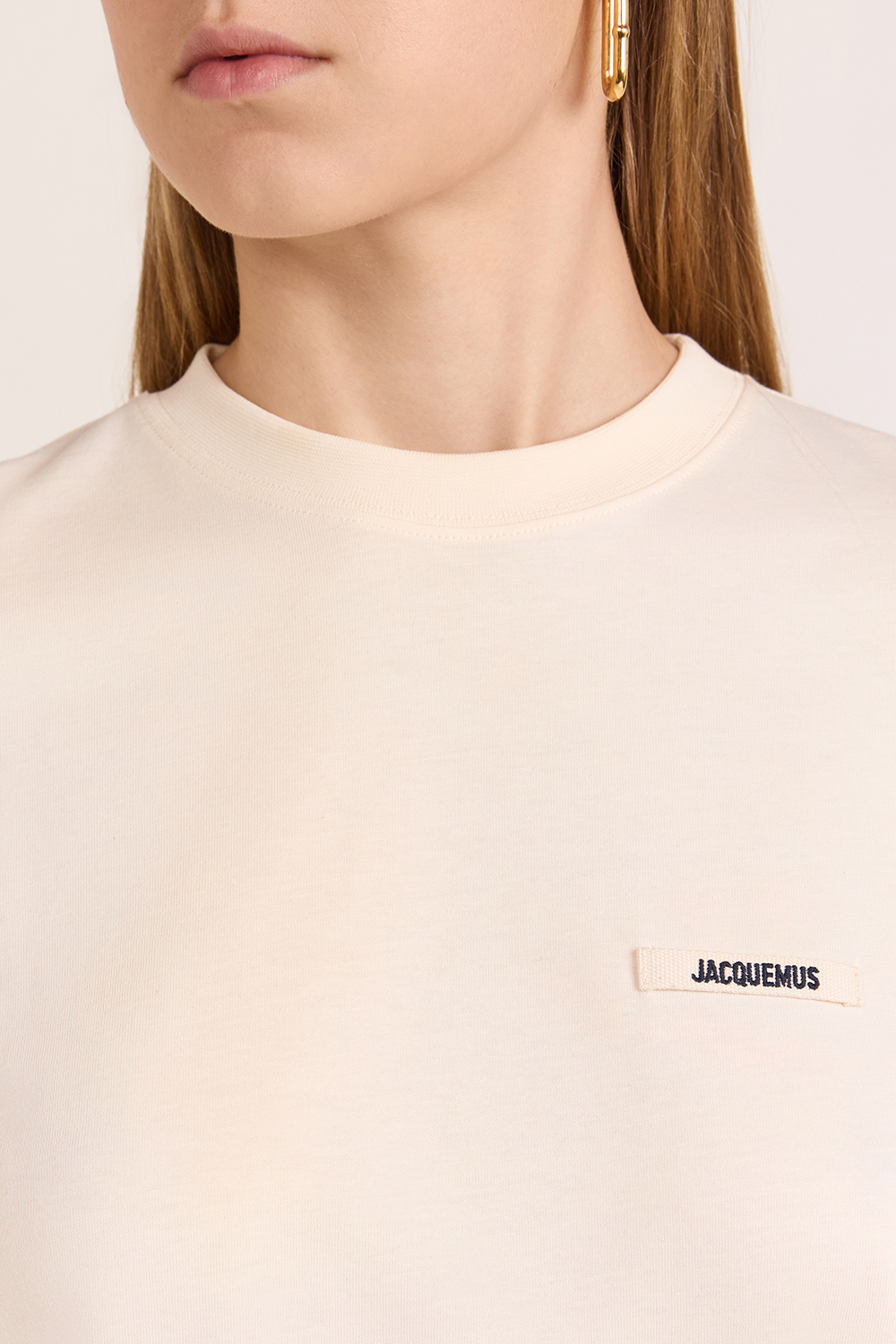 תמונת תקריב דוגמן של חולצת טי