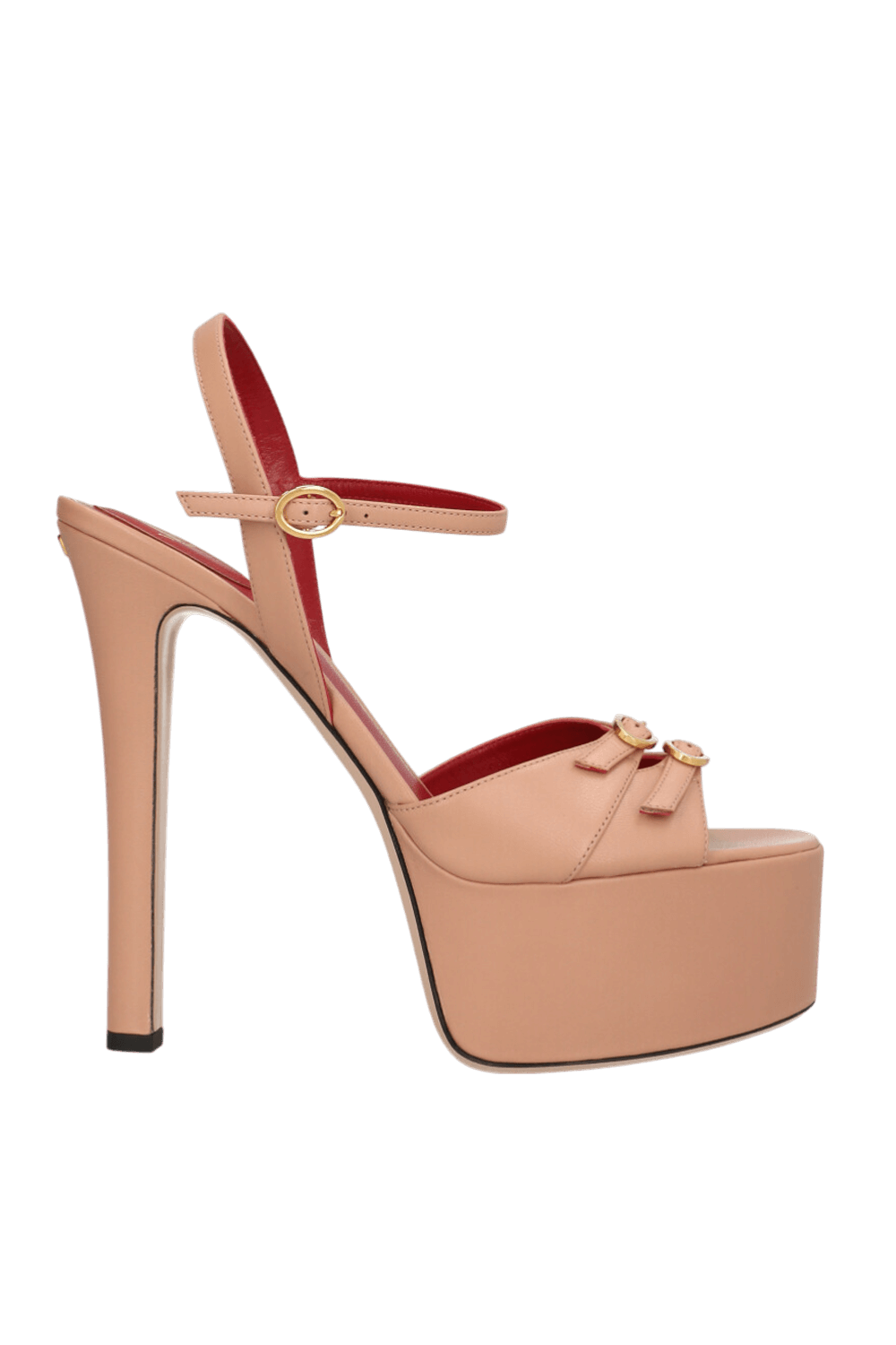 תמונה קידמית של סנדלי עקב