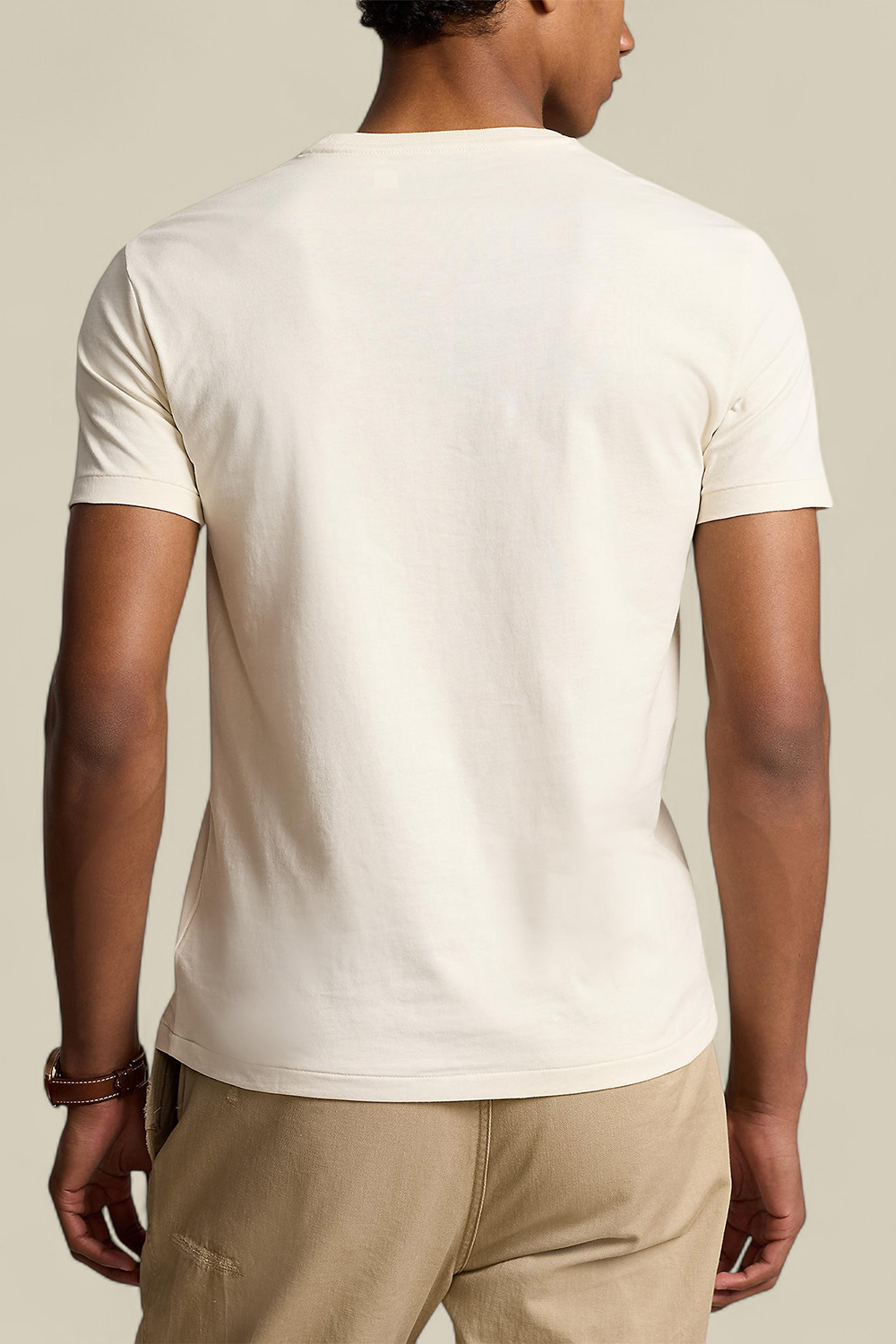 תמונת דוגמן אחורית של חולצת טי סלים פיט