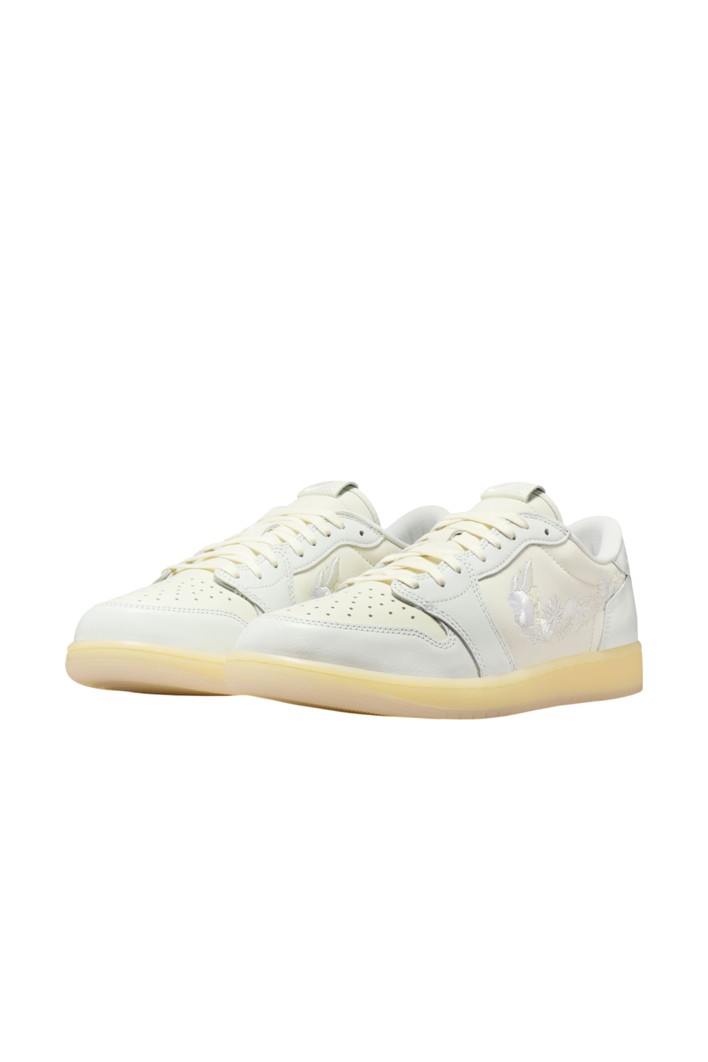 תמונת תקריב של נעלי סניקרס אייר ג&rsquo;ורדן 1 רטרו לואו או־ג&rsquo;י