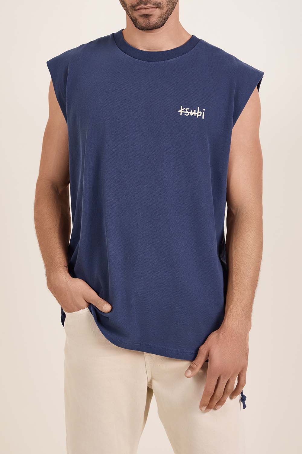 תמונת דוגמן קידמית של גופייה אוברסייז