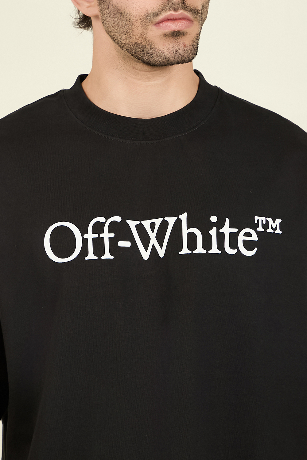 תמונת תקריב דוגמן של חולצת טי