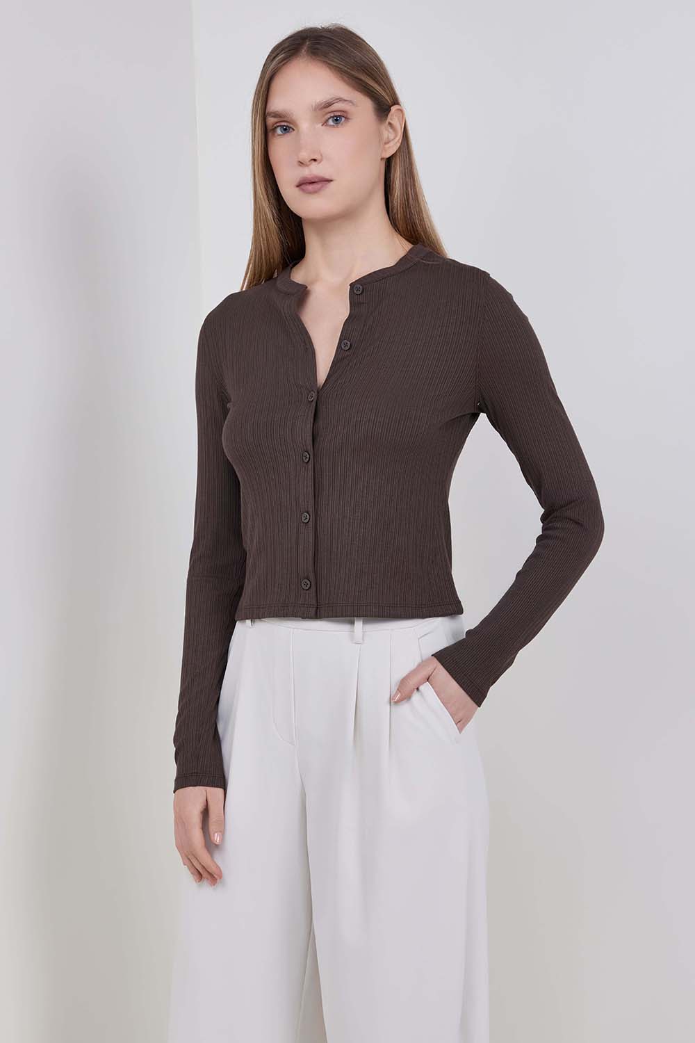 תמונת דוגמן קידמית של Hold Tight Micro-Rib Cardigan